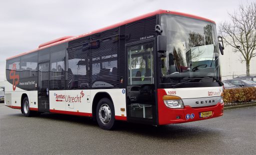 Ein neuer S 415 LE business der Marke Setra, den der niederländische Bus- und Bahnbetreiber Syntus in der Provinz Utrecht einsetzt.