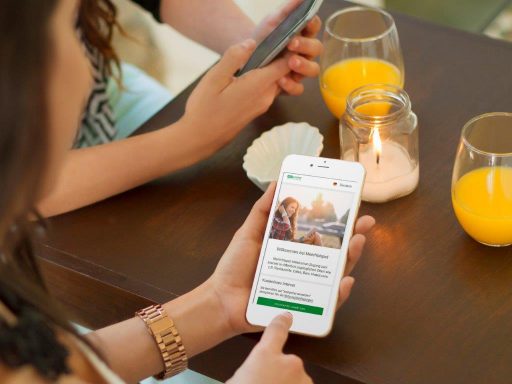 (c) MeinHotspot GmbH_login_smartphone_02_klein