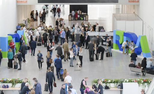 Besucher am Eingang der RDA GTE Köln 2019 © RDA Expo GmbH