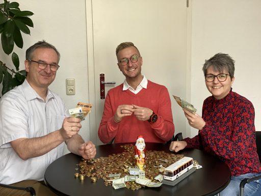2019_12_09 Busfahrgäste spenden für Kinderhospiz Mitteldeutschland