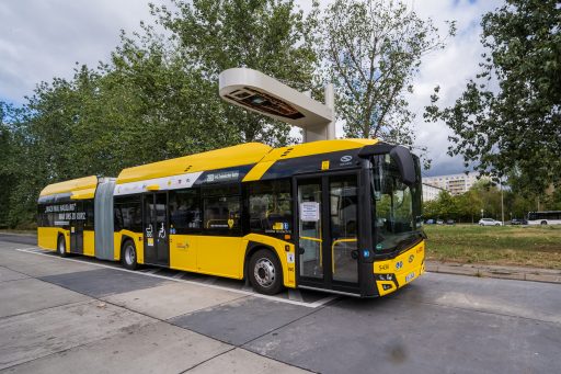 BVG Vorstellung E-Gelenkbus 200 Michelangostraße