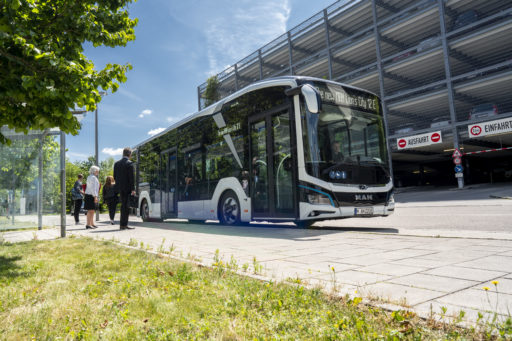 p-bus-eot-lionscity12e-2019-10-2